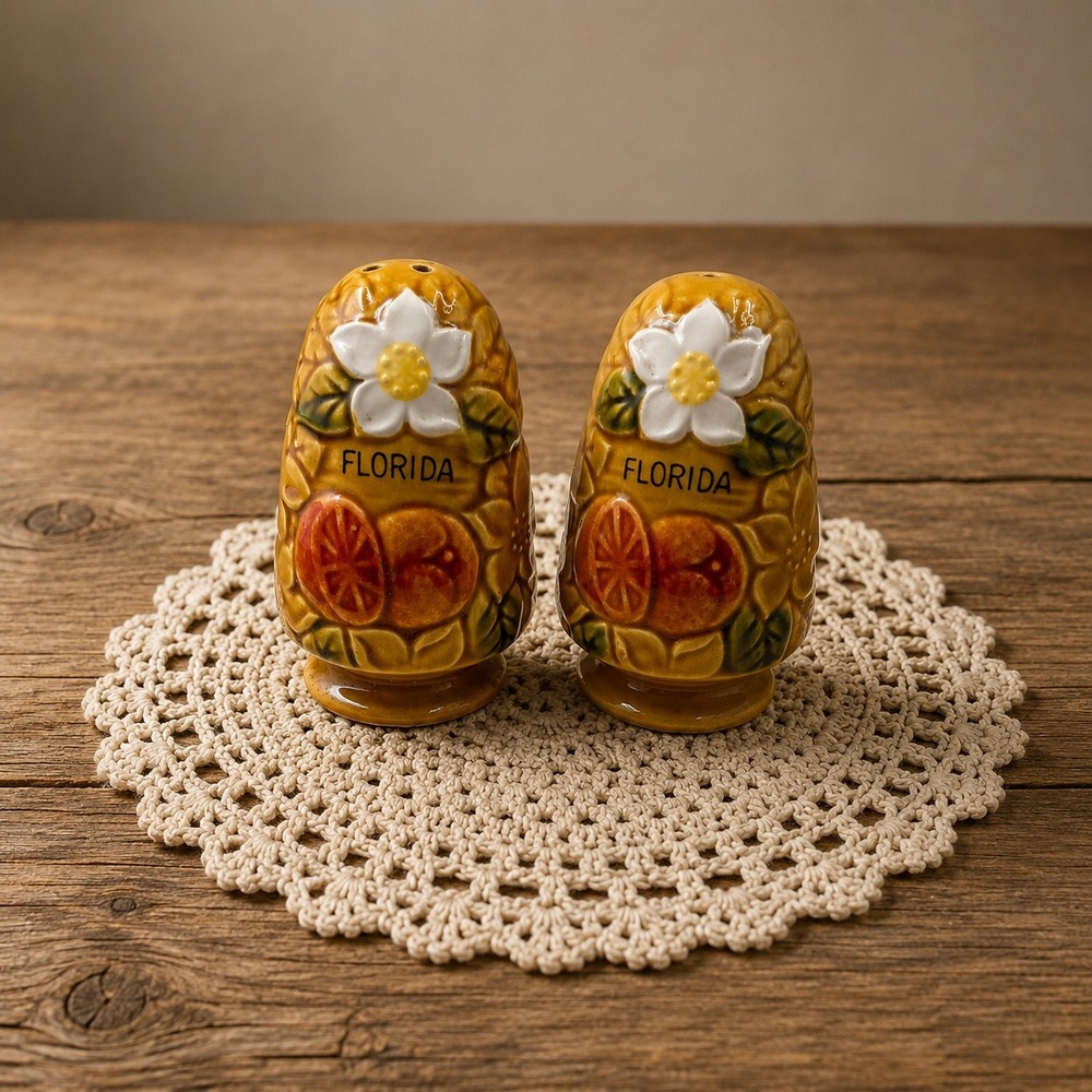 Vintage‎ Florida Souvenir Salt and Pepper Shakers Ceramic Orange Citrus Blossom